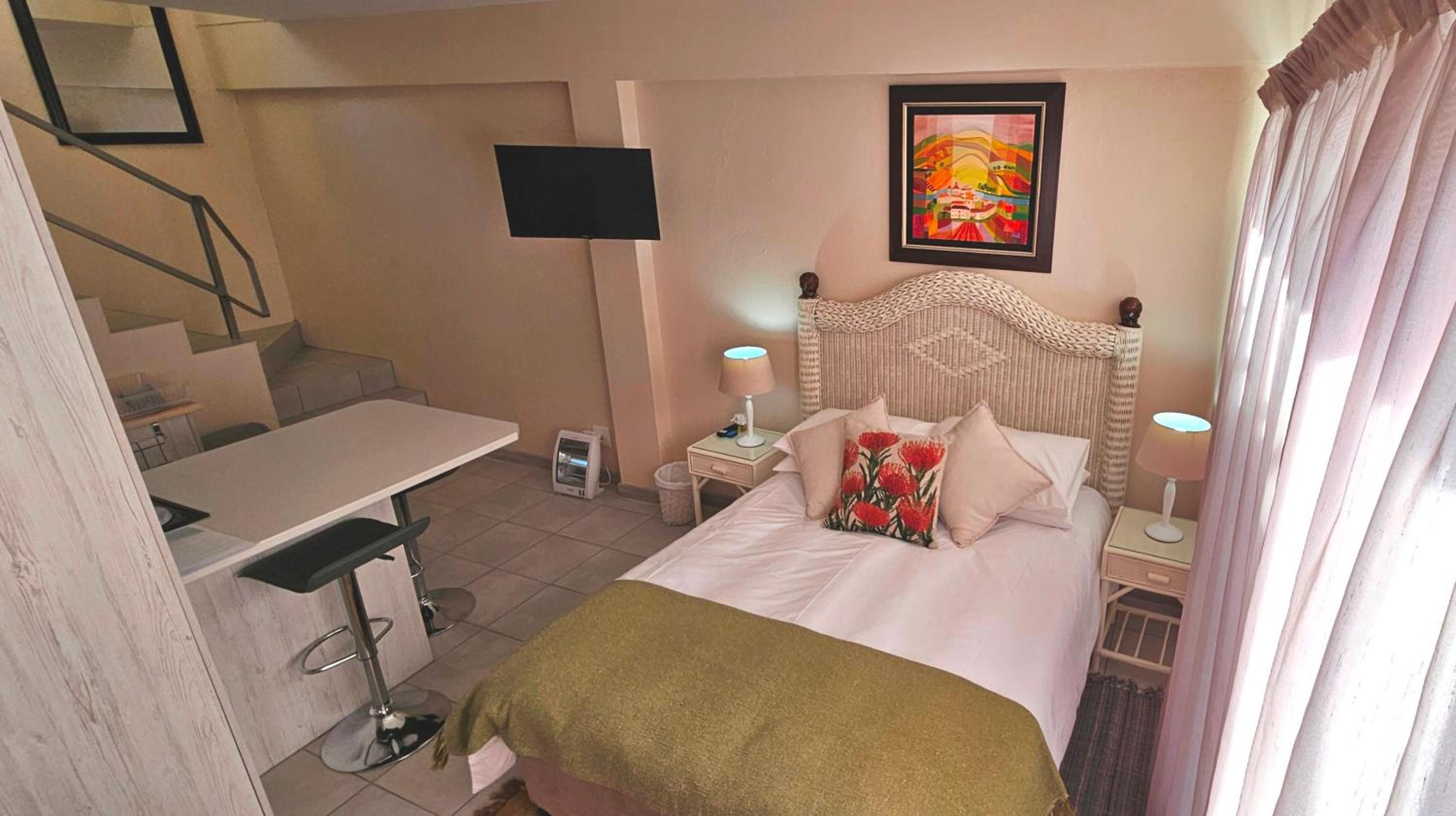 Sea la vie Self Catering Studio Apartment view 3
