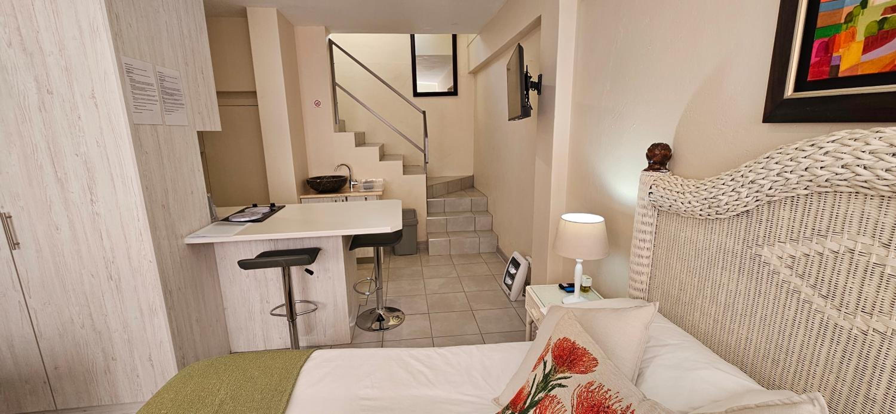Sea la vie Self Catering Studio Apartment view 2