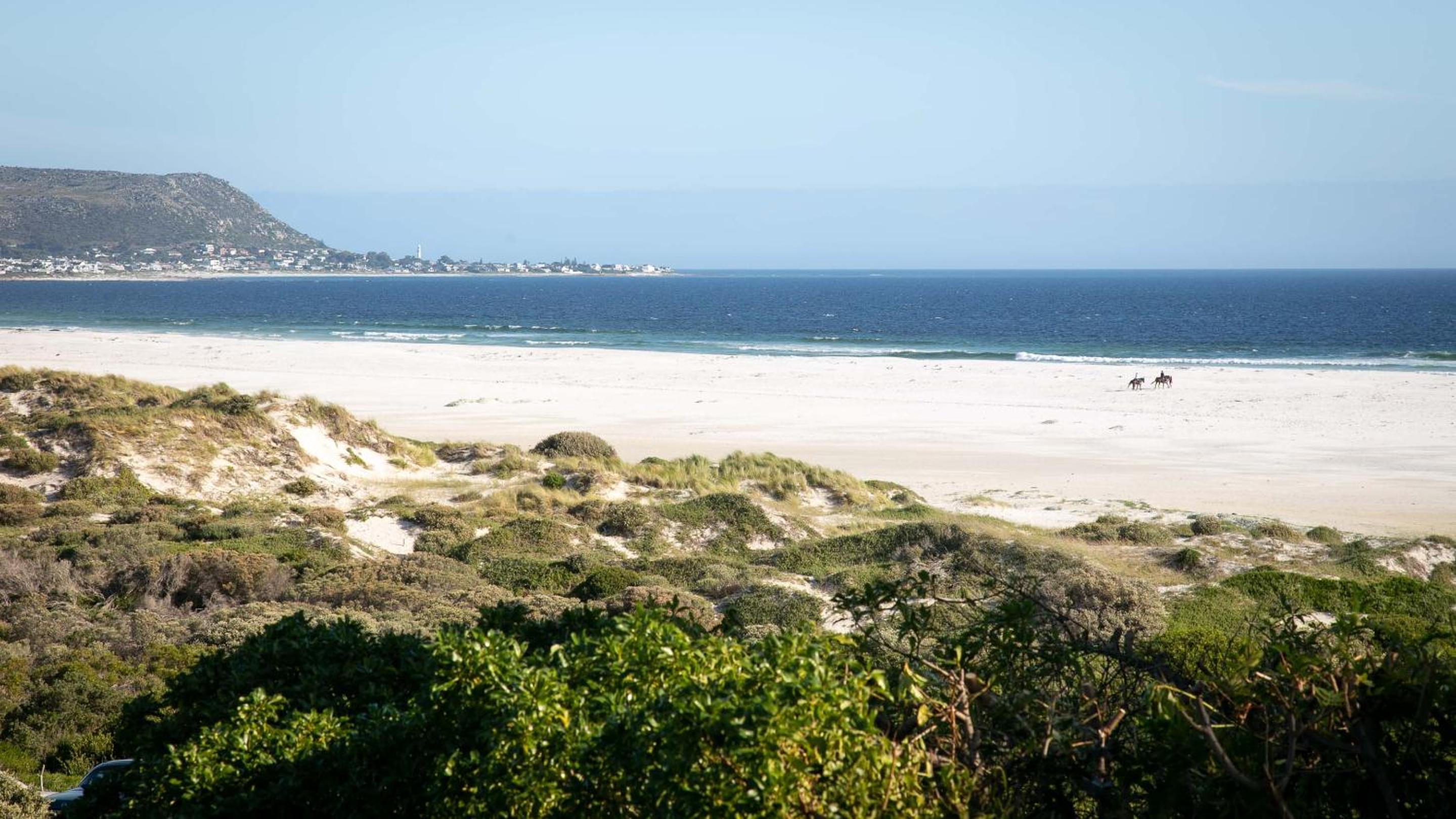 Noordhoek Bliss Beach House view 3