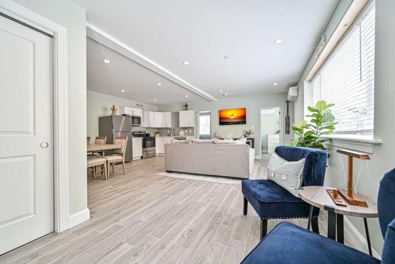 318 E Youngs Ave Unit 1 Seaside Serenity Salty Shore Retreat