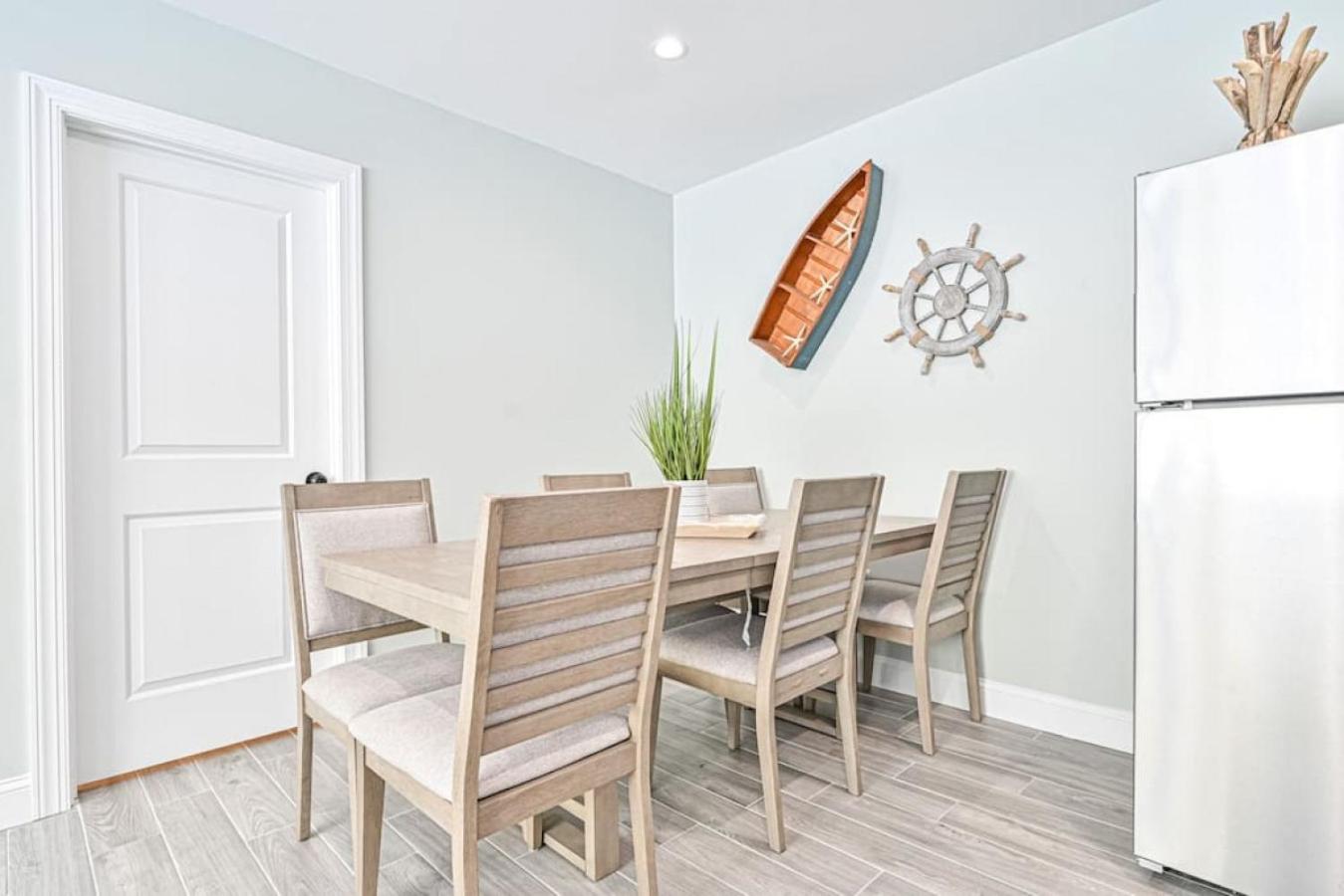 318 E Youngs Ave Unit 1 Seaside Serenity Salty Shore Retreat