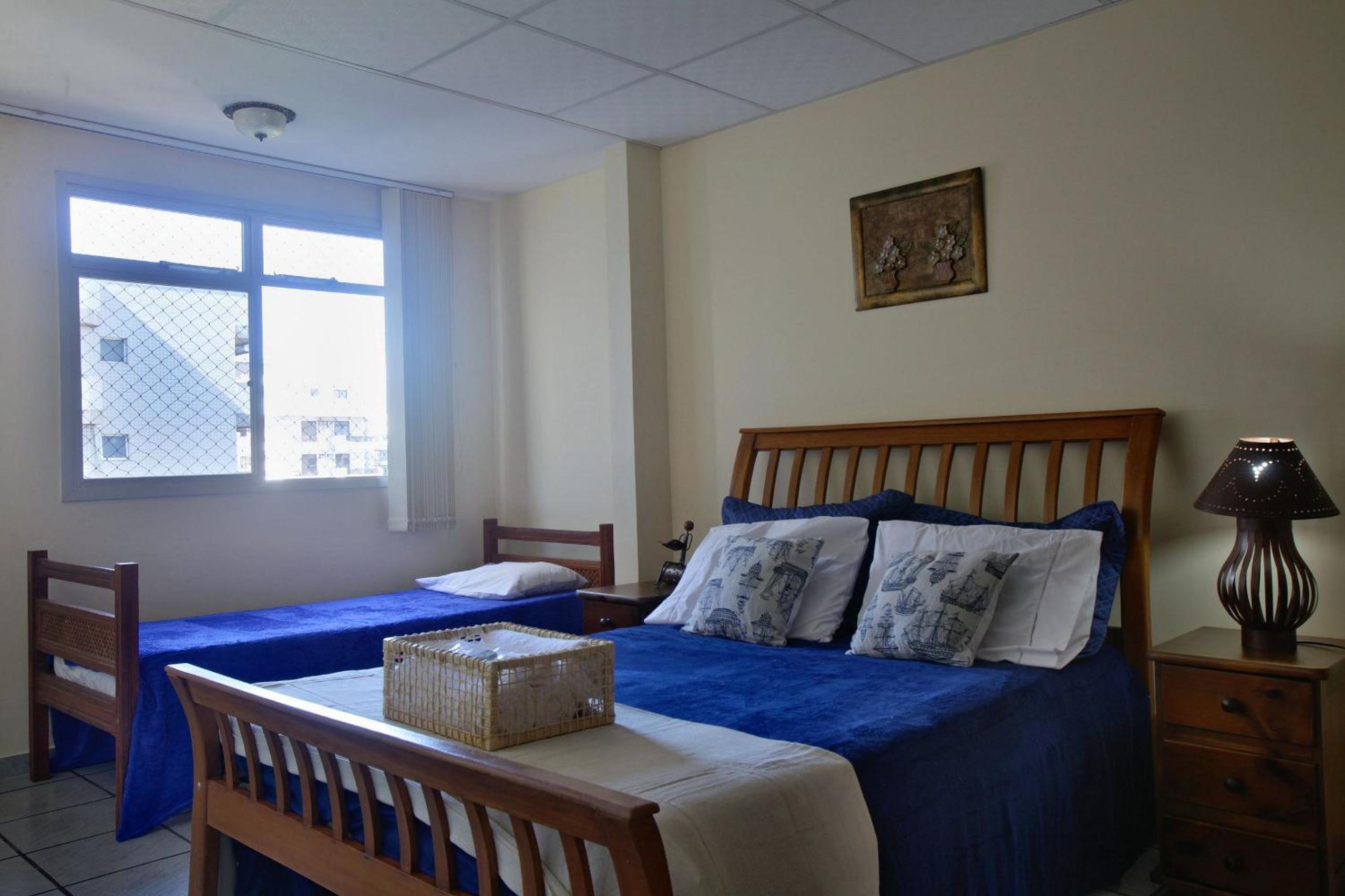 Amplo Apartamento com Suítes e Ar Refrigerado a 400 metros da Praia do Forte