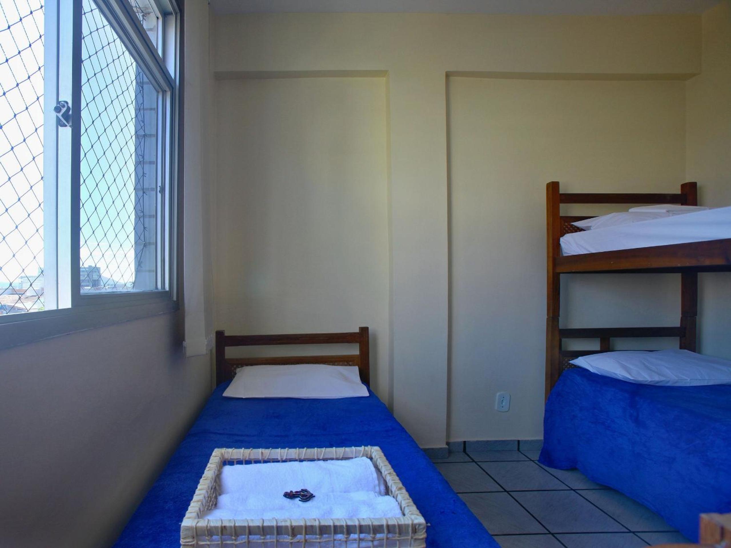 Amplo Apartamento com Suítes e Ar Refrigerado a 400 metros da Praia do Forte