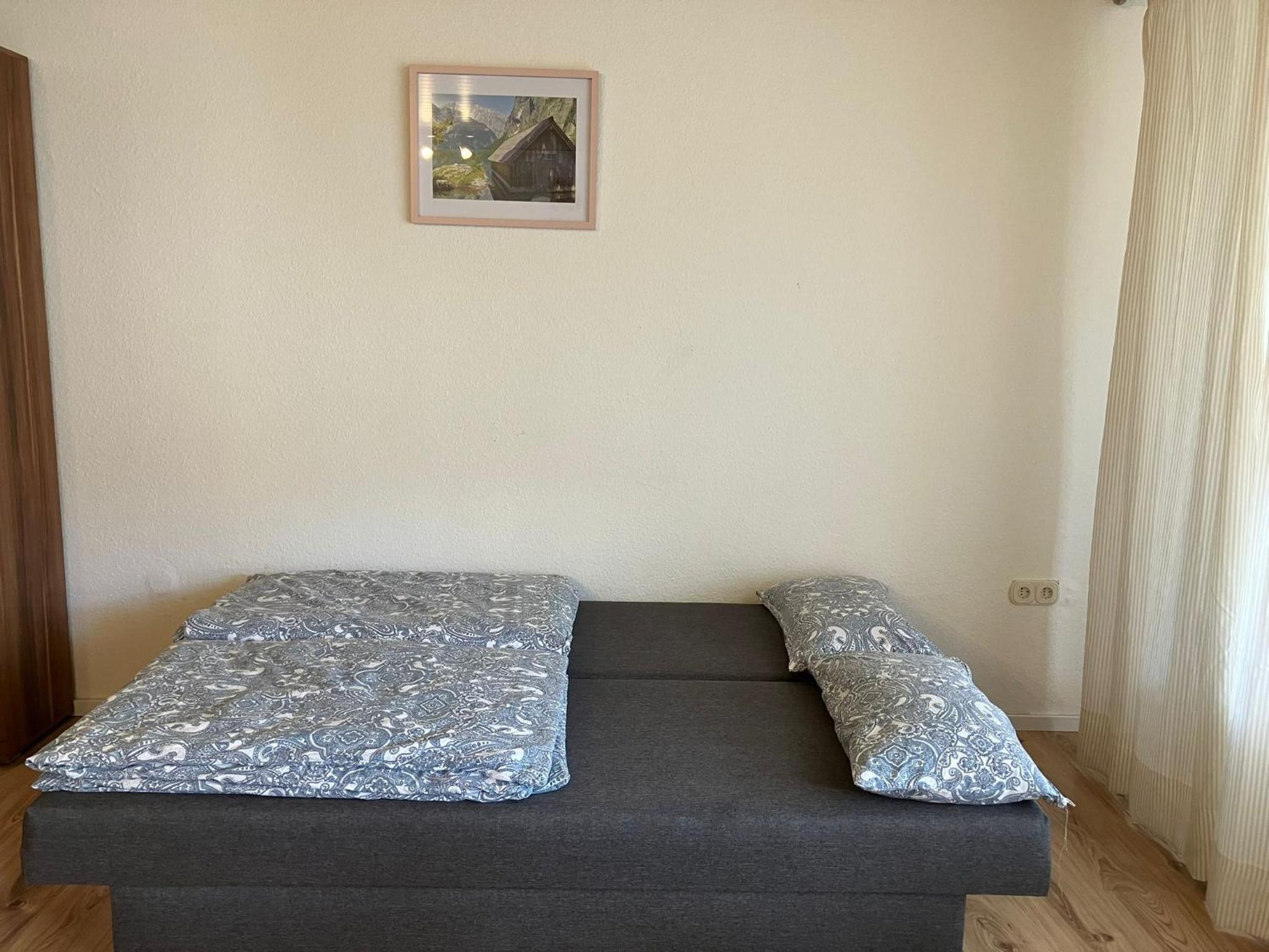 Private Studio Apartment with Balcony in Dortmund-Brackel