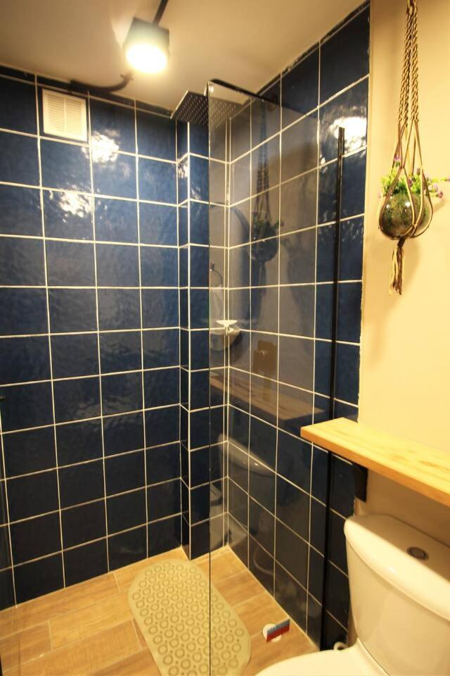 Apartamento doble con baño privado y Wifi -ONE101 By Roots Rentals
