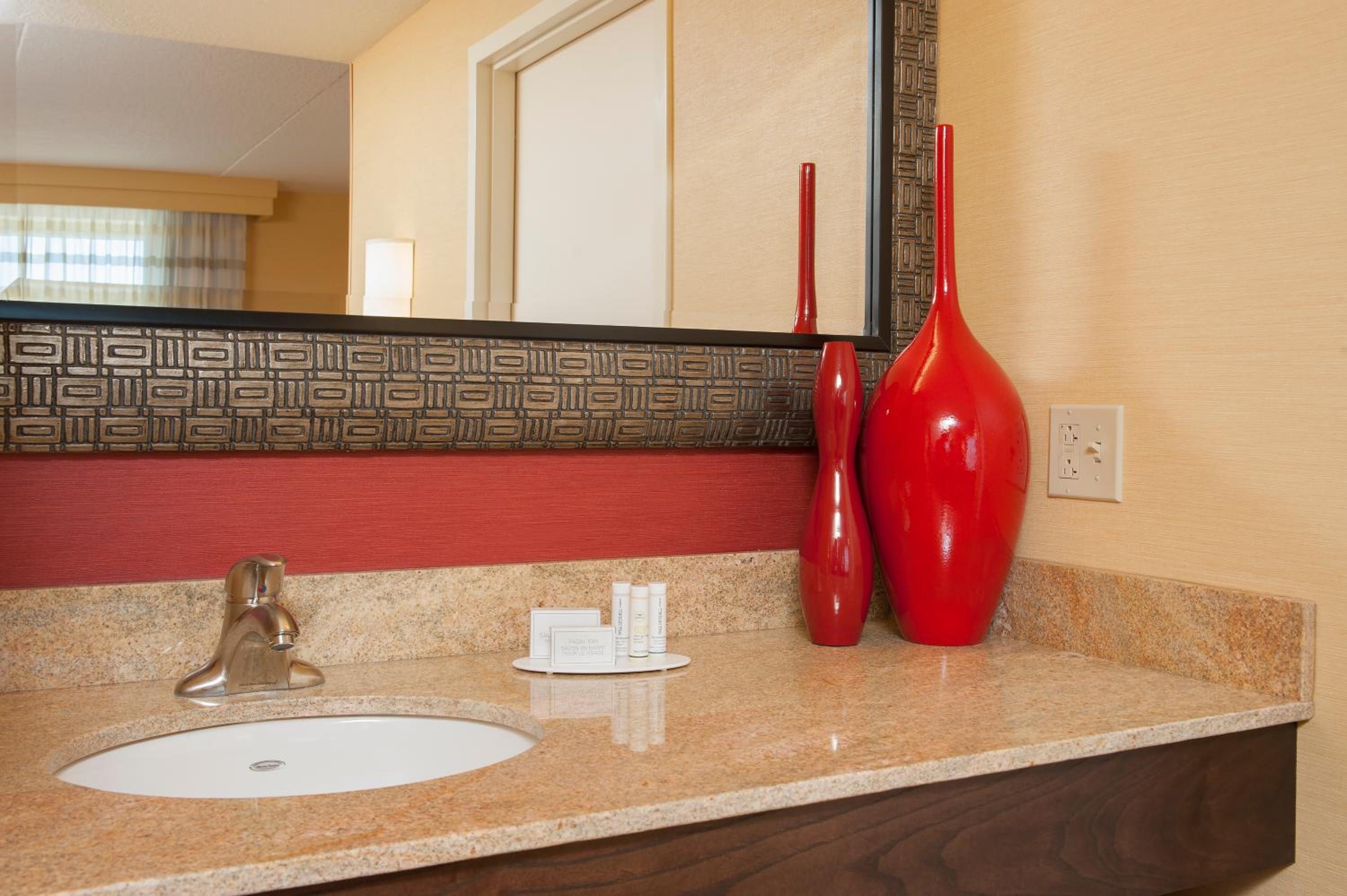 Peoria Vacations - Courtyard Peoria Downtown - Property Image 3