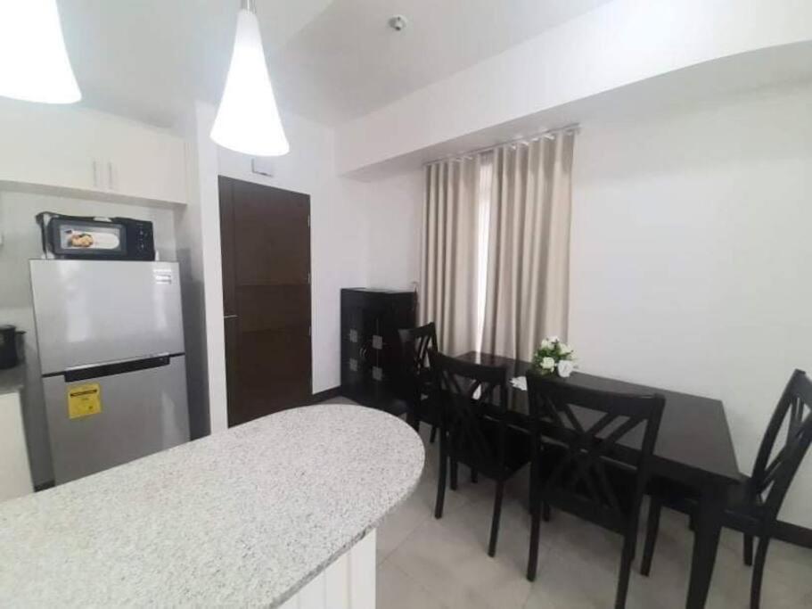 Cubao Manhattan HEights Unit 6H Tower B, 2BR view 4