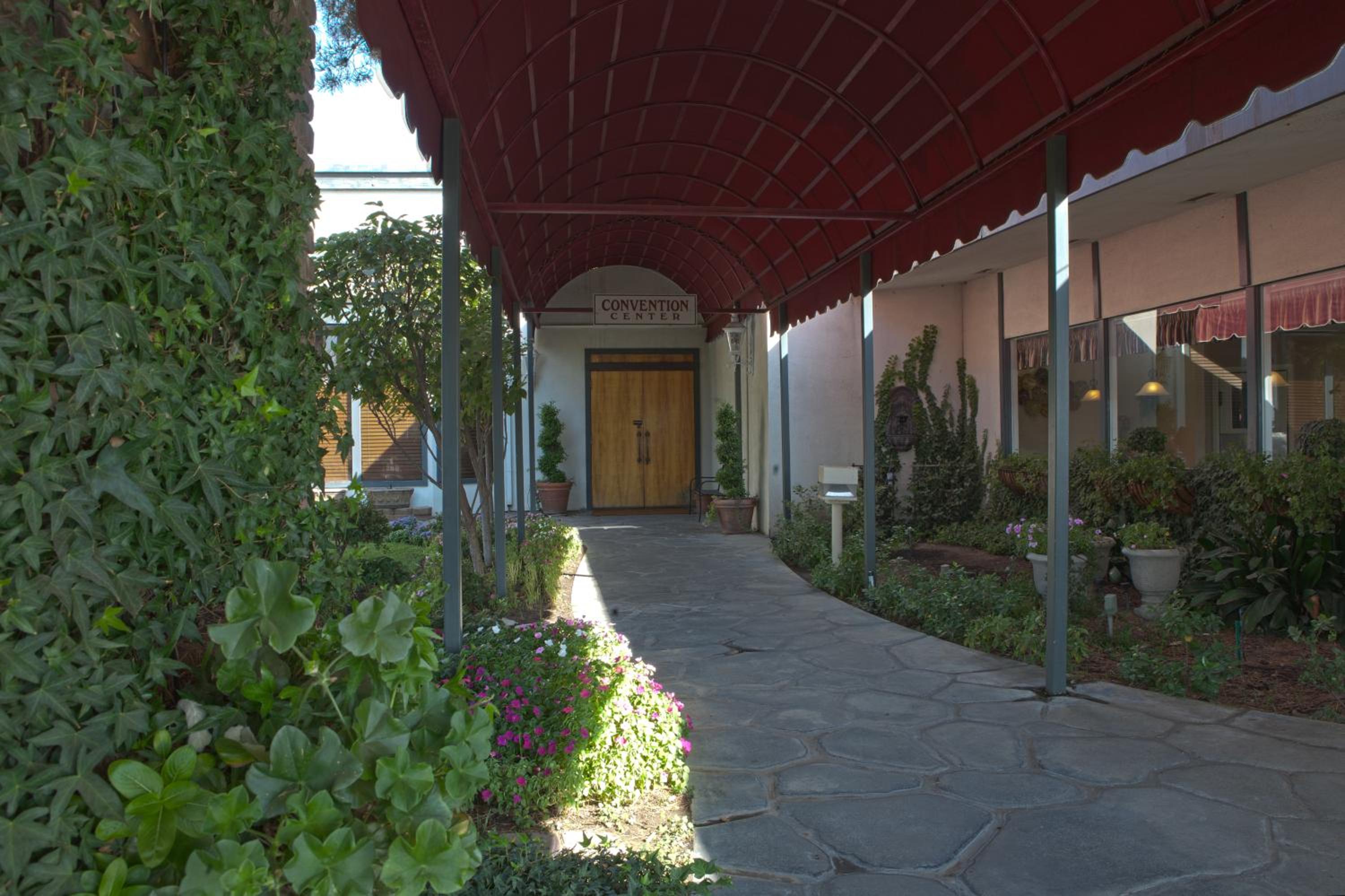 Three Rivers Vacations - Lamp Liter Inn - Property Image 5