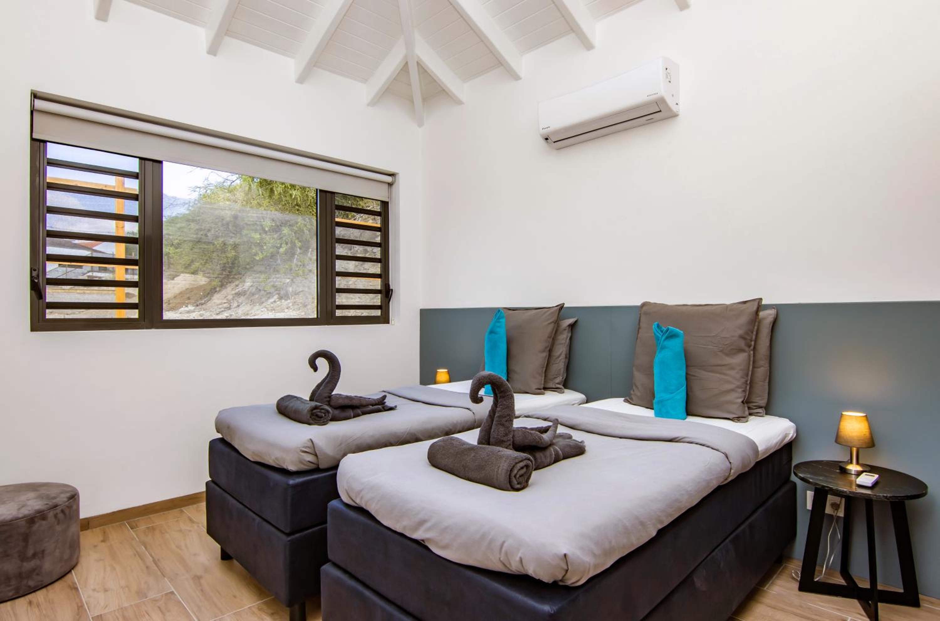 Ocean Sunset Villa luxury stay max. 14 people