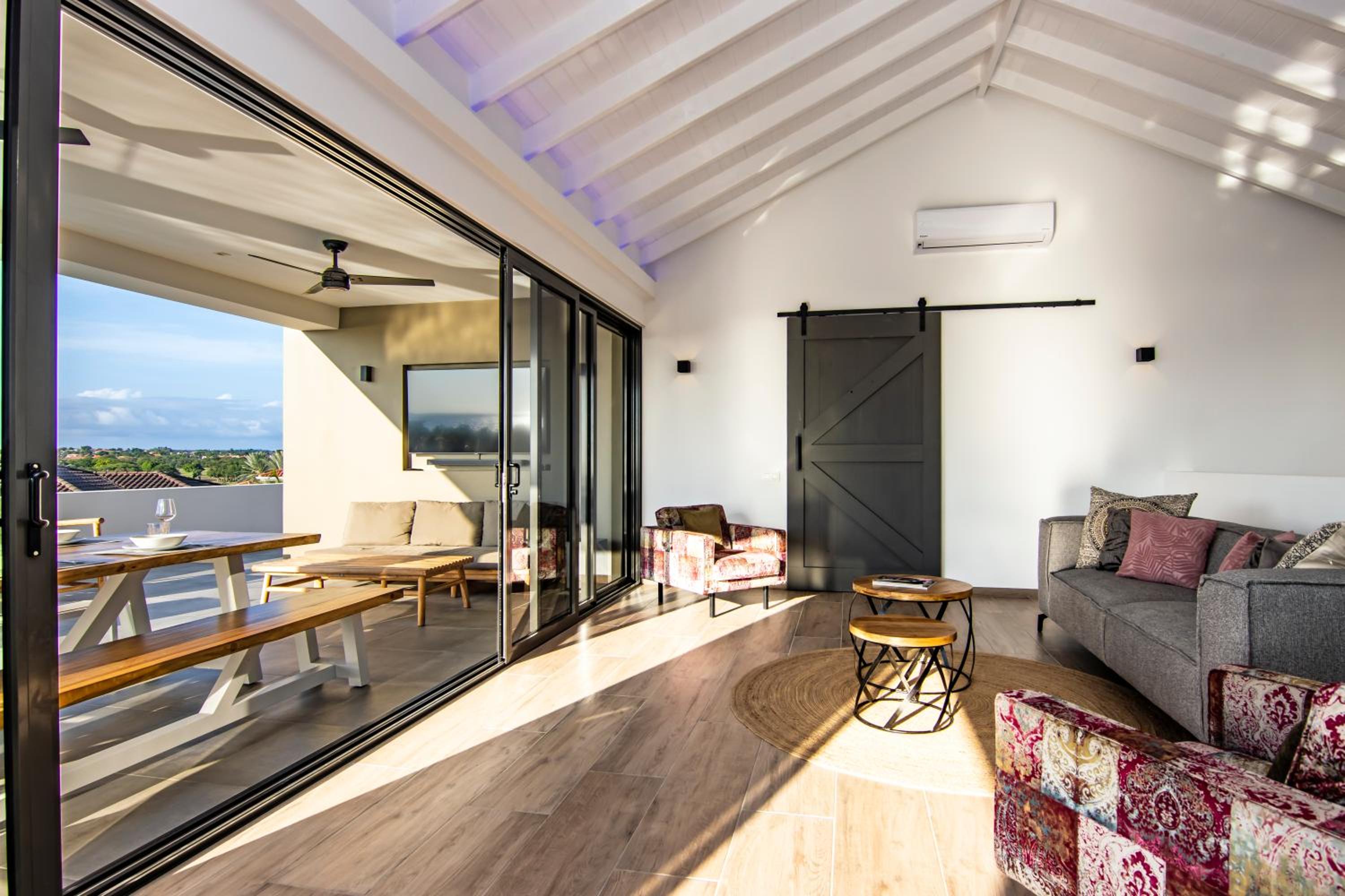 Ocean Sunset Villa luxury stay max. 14 people