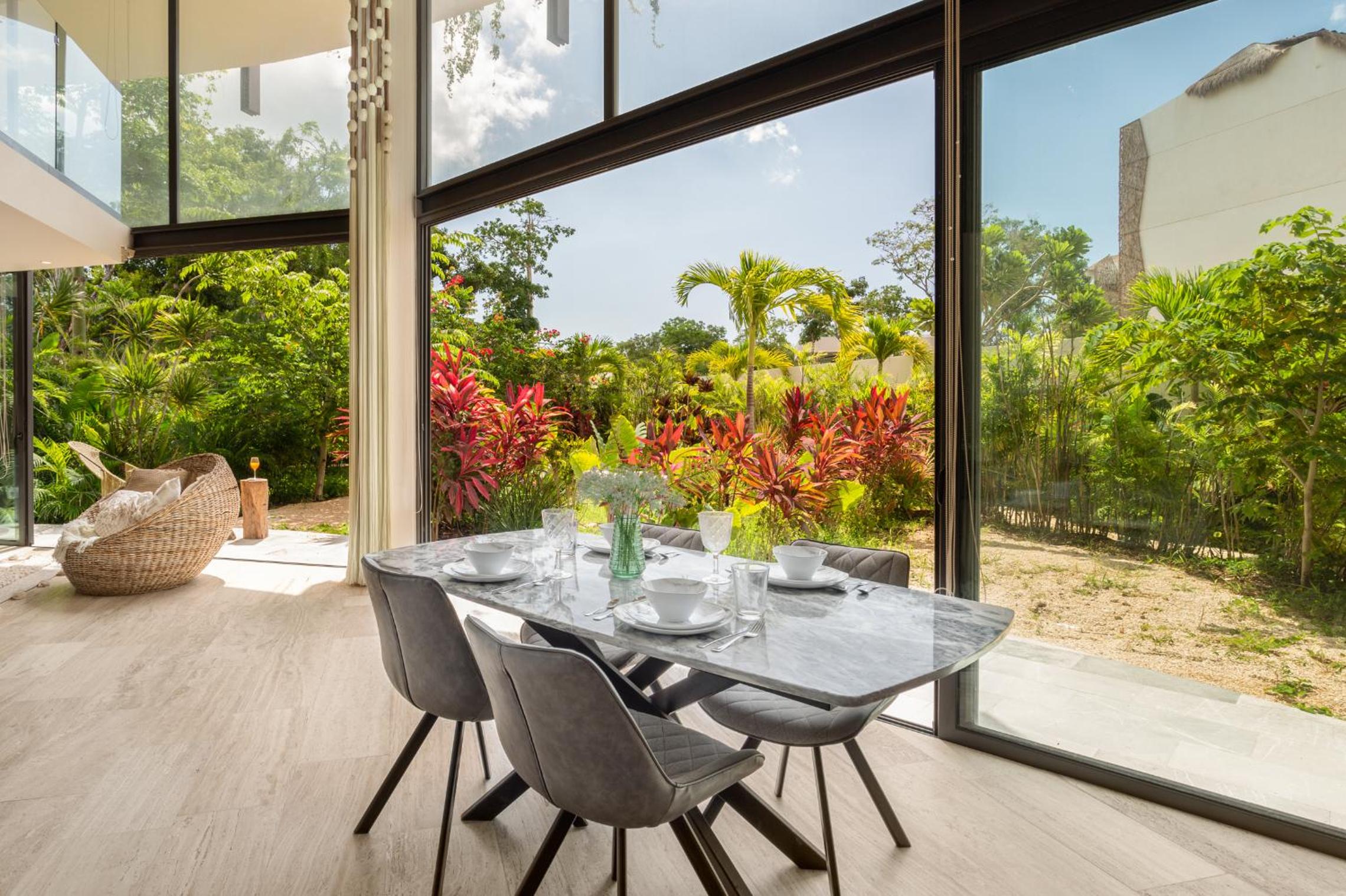 Mistiq Gardens