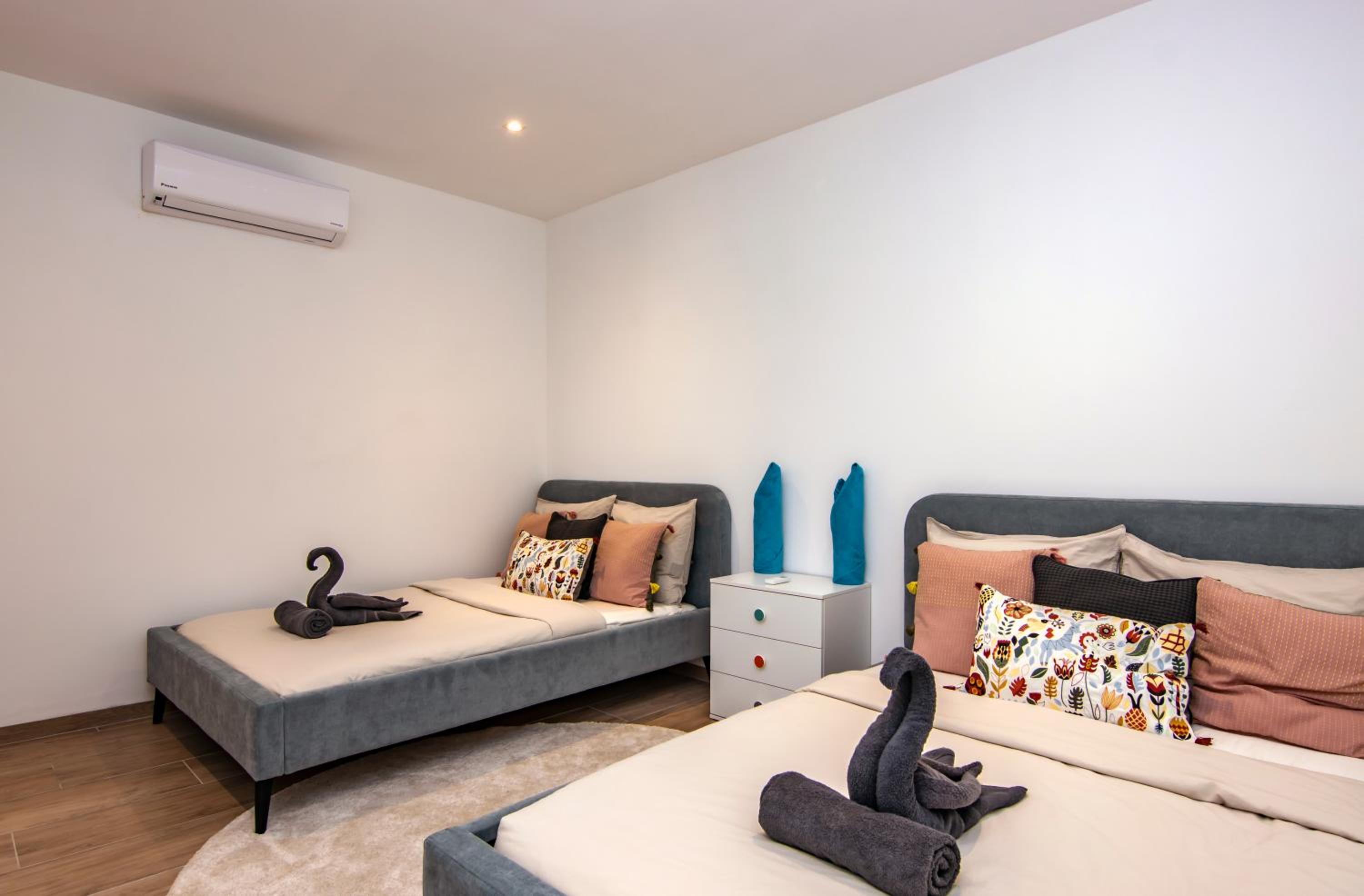 Ocean Sunset Villa luxury stay max. 14 people