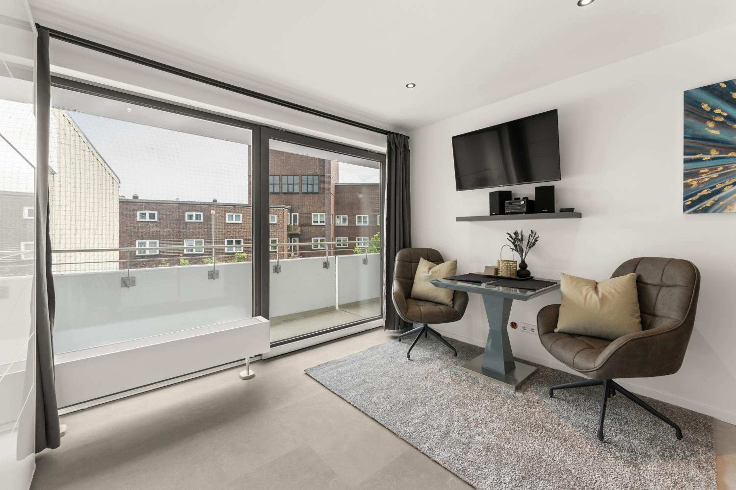 HH 04 by ROCKCHAIR - SUPERHOST Status - Modernes Apartment mit sonnigem Balkon & premium Boxspringbetten in Winterhude - Hamburg Top Geheimtipp