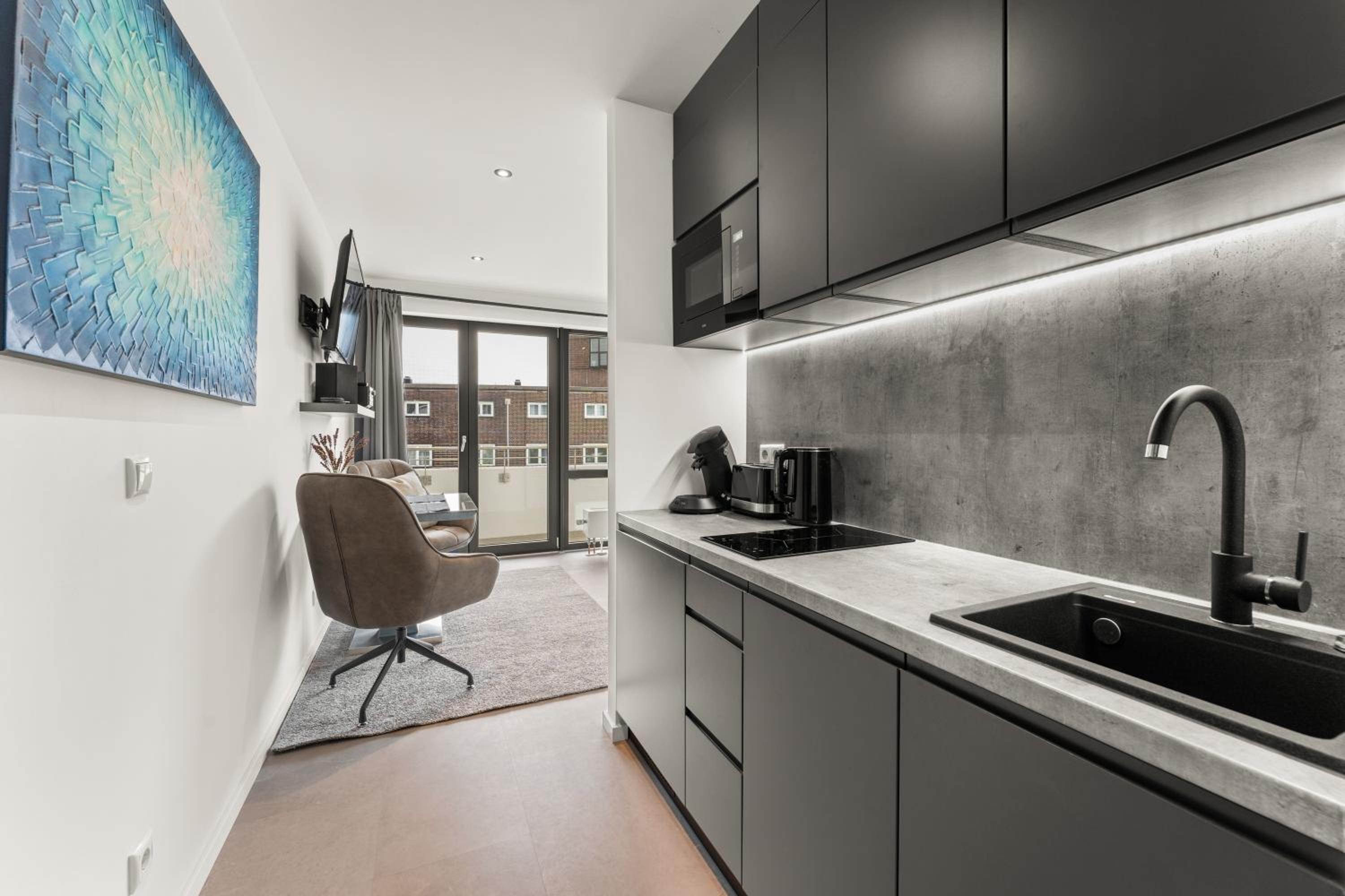 HH 04 by ROCKCHAIR - SUPERHOST Status - Modernes Apartment mit sonnigem Balkon & premium Boxspringbetten in Winterhude - Hamburg Top Geheimtipp