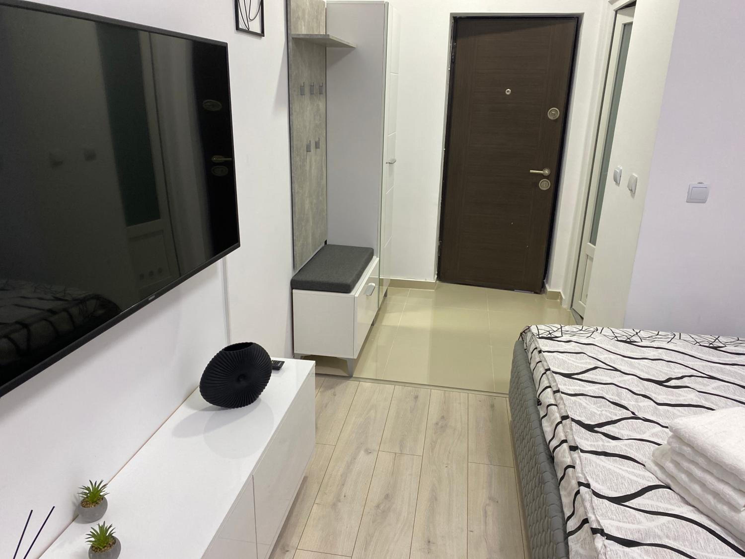 Monica Studio view 5
