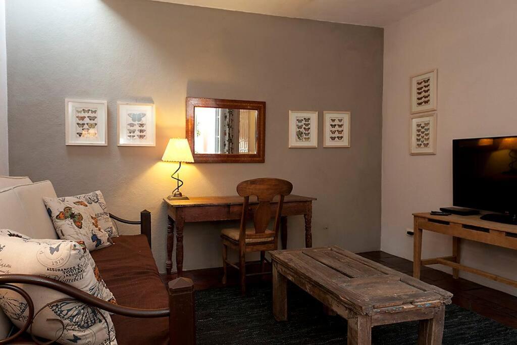 Casa Robelina 4bd+4bths. Center. view 4