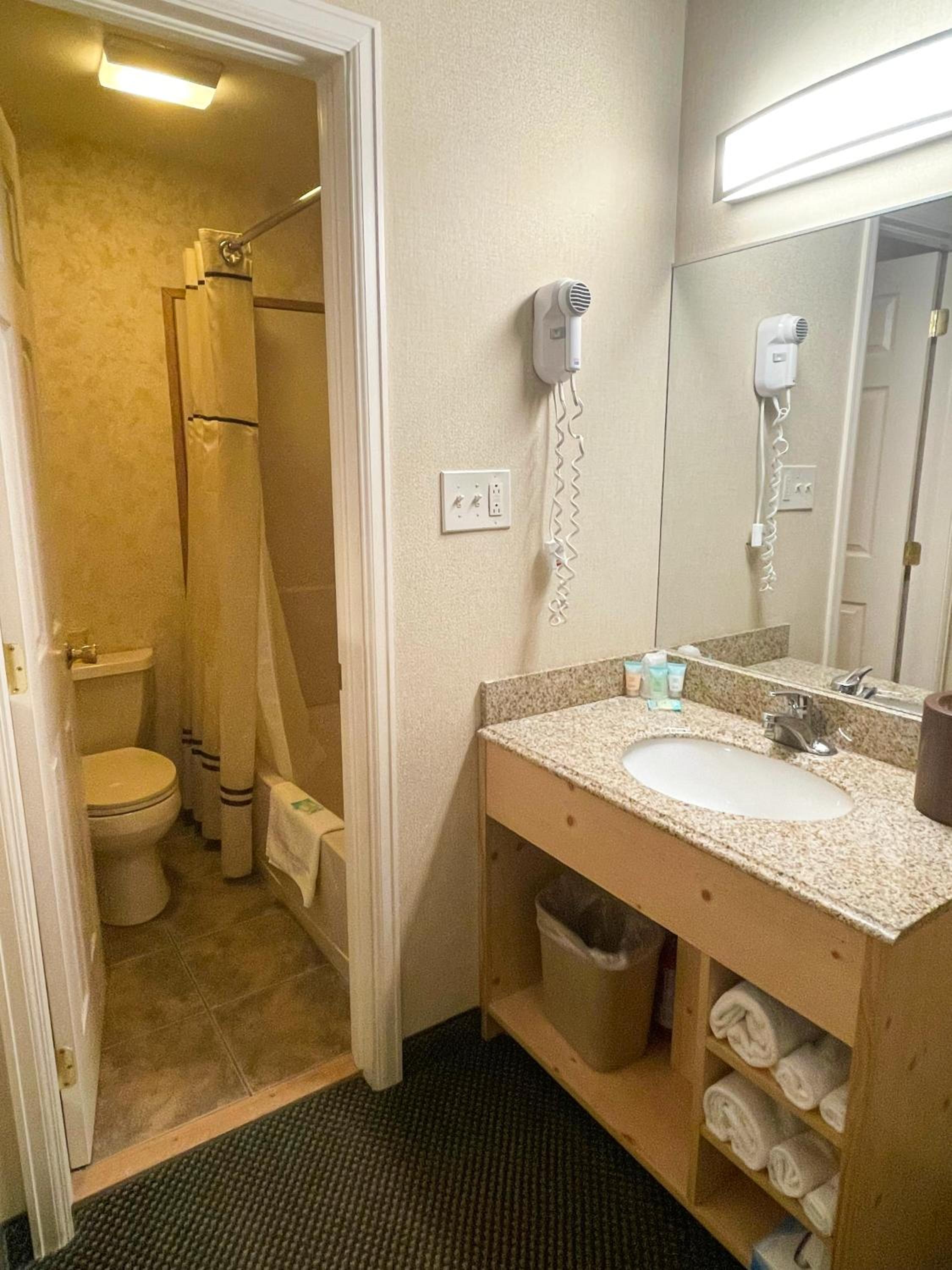 Spirit Lake Lodge - Property Image 19