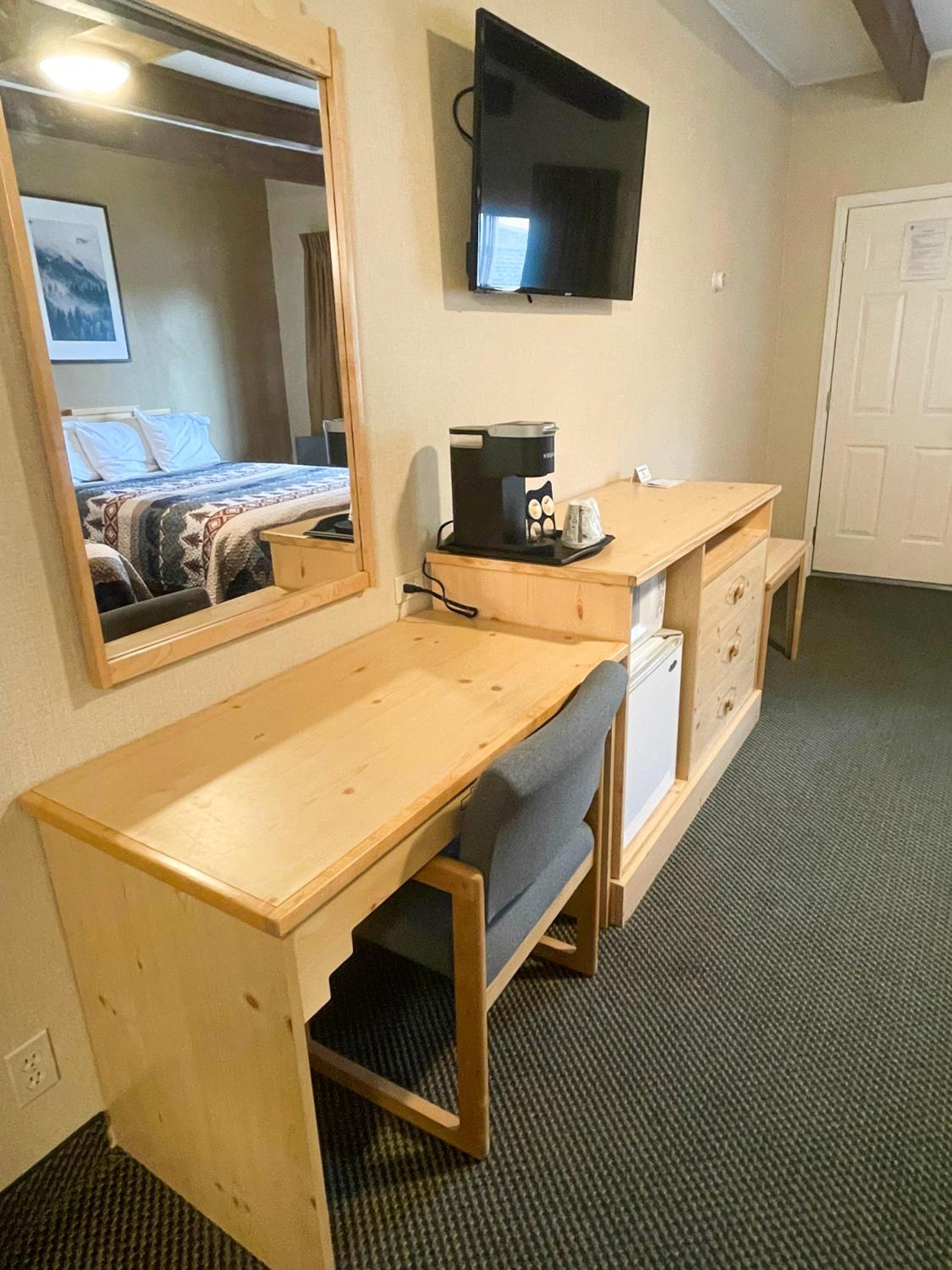 Spirit Lake Lodge - Property Image 1