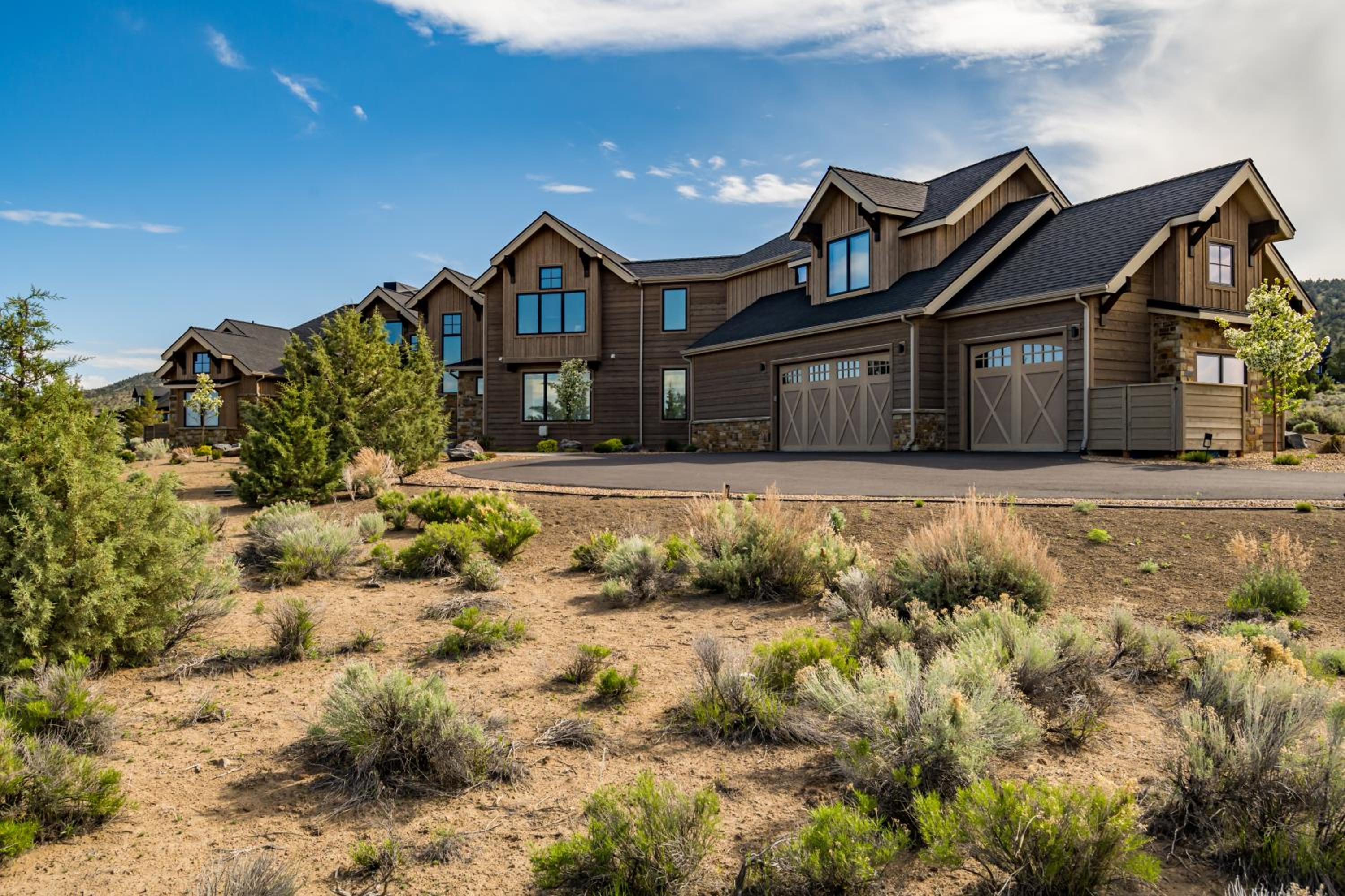 The Luxurious Ranch Life view 3