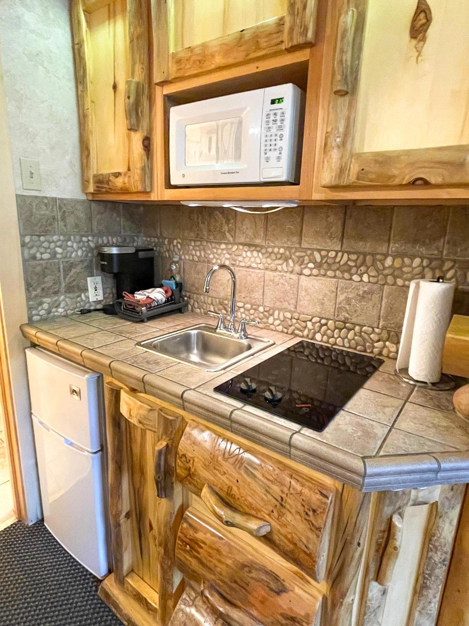 Spirit Lake Lodge - Property Image 2