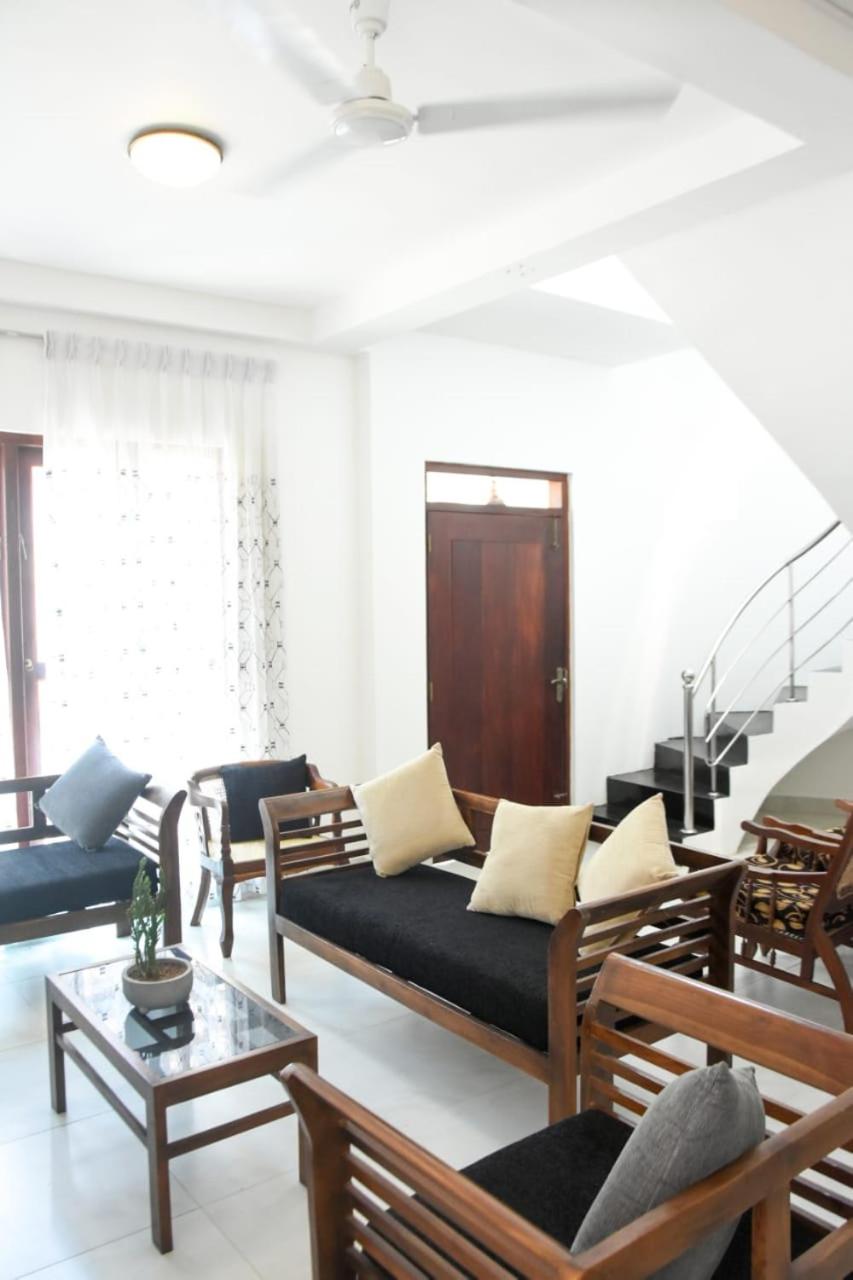 Sanmi Home Rentals Battaramulla