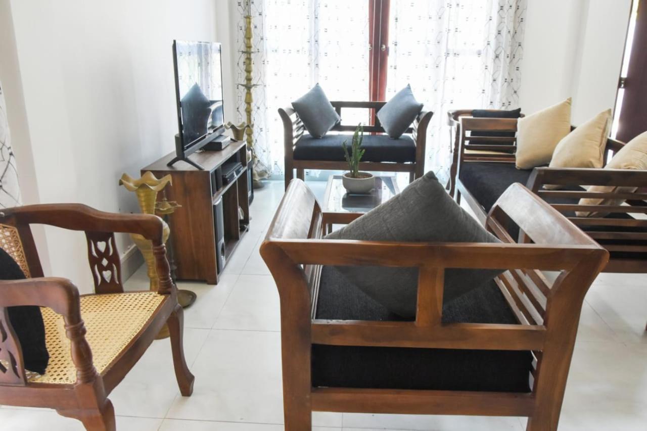 Sanmi Home Rentals Battaramulla