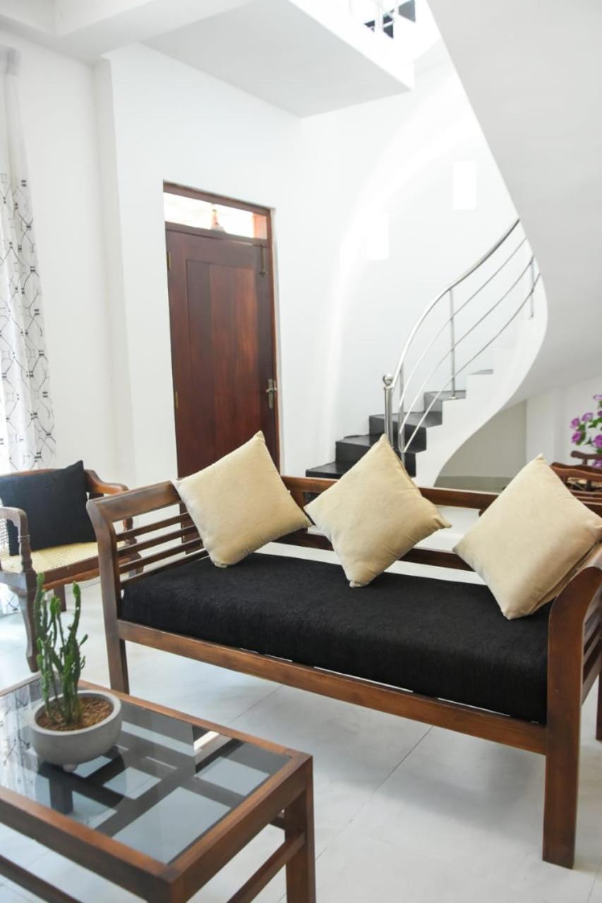 Sanmi Home Rentals Battaramulla