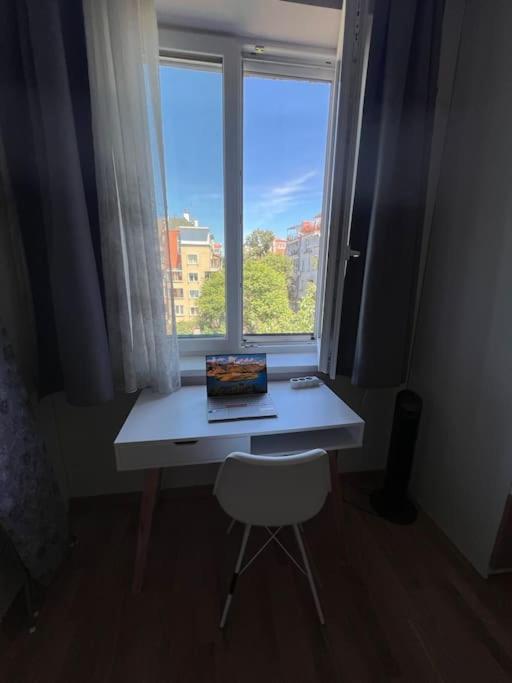 Sea Vibes - Modern Apartment Near the Beach & City Center, Burgas
