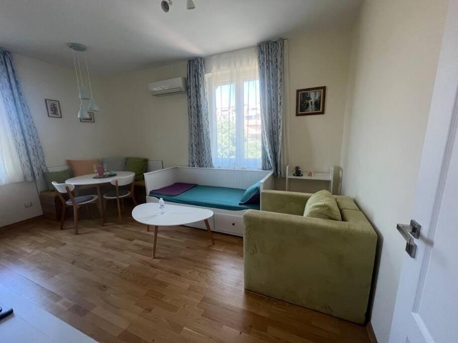 Sea Vibes - Modern Apartment Near the Beach & City Center, Burgas