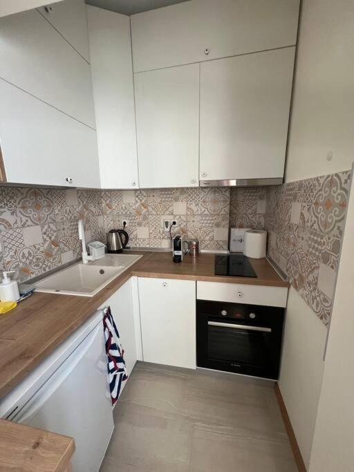 Sea Vibes - Modern Apartment Near the Beach & City Center, Burgas