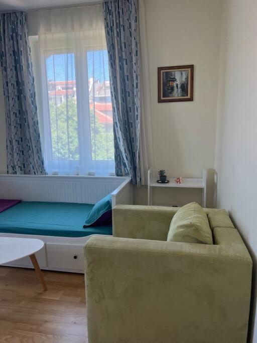 Sea Vibes - Modern Apartment Near the Beach & City Center, Burgas