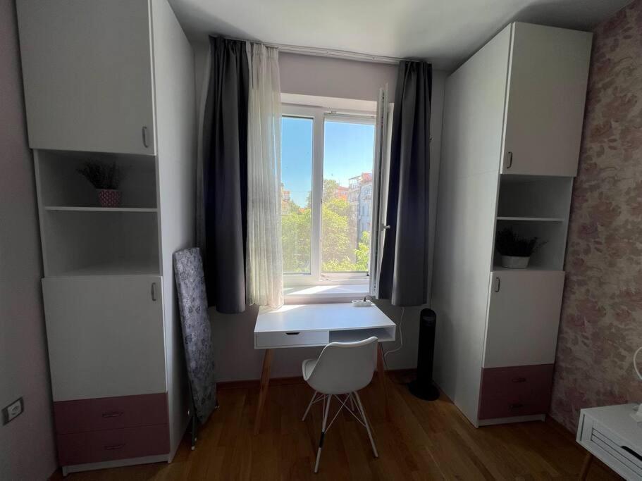 Sea Vibes - Modern Apartment Near the Beach & City Center, Burgas