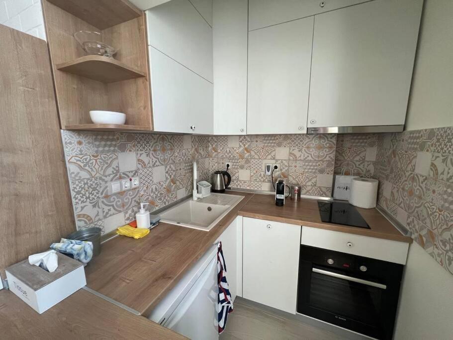 Sea Vibes - Modern Apartment Near the Beach & City Center, Burgas