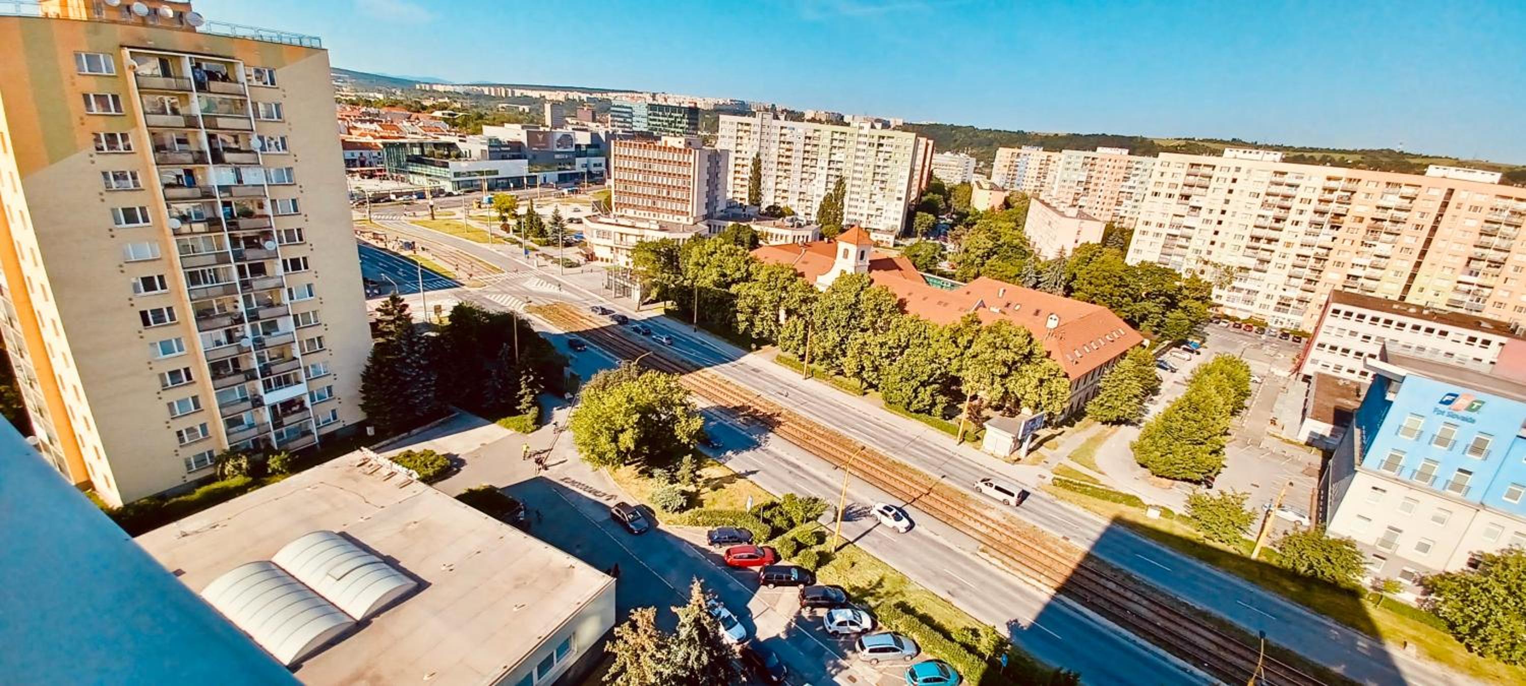 Modern apartment, 300m from Main Street and Aupark
