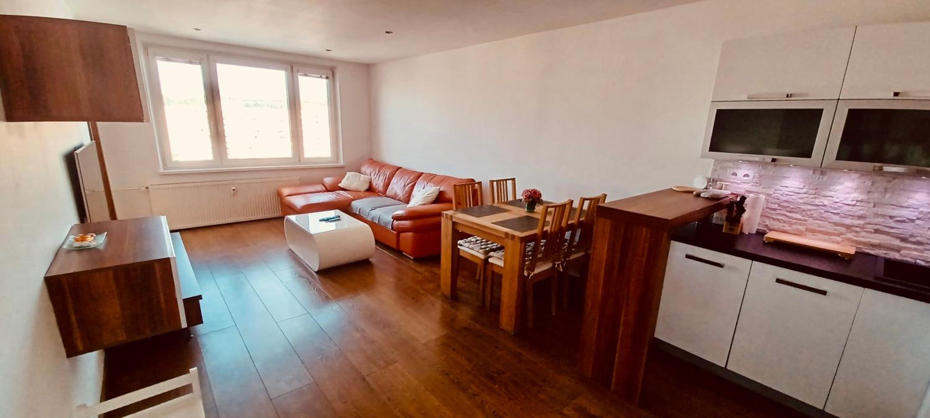 Modern apartment, 300m from Main Street and Aupark