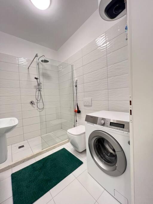 Apartment Center