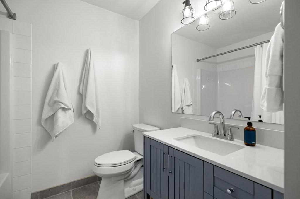 Beautiful Renovated Wolf 2Bed 2Bath