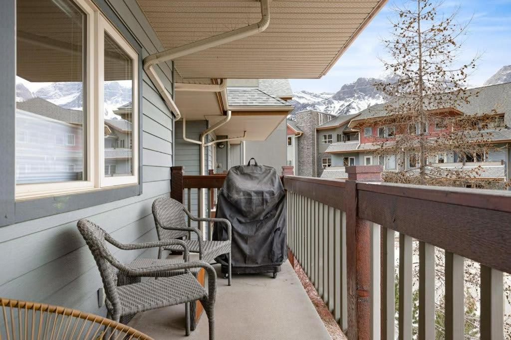 Beautiful Renovated Wolf 2Bed 2Bath