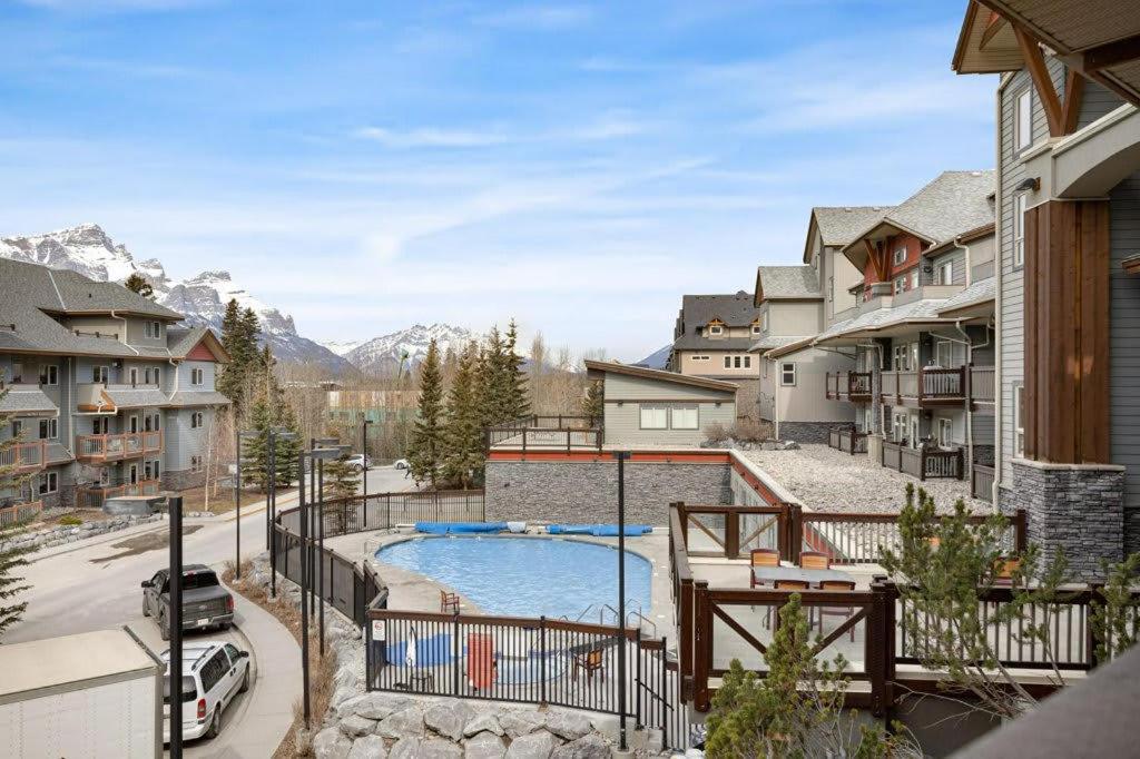 Beautiful Renovated Wolf 2Bed 2Bath