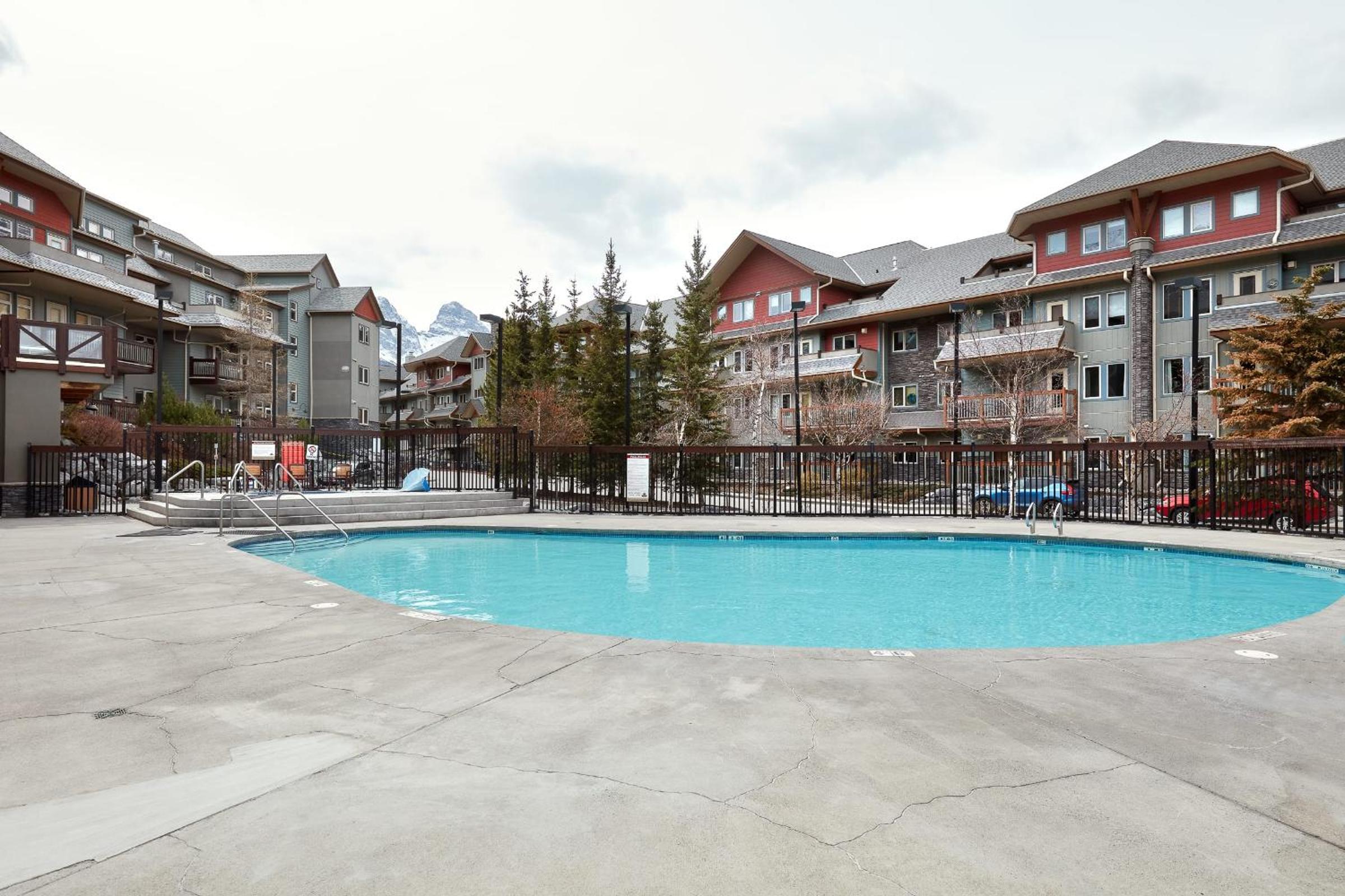 Beautiful Renovated Wolf 2Bed 2Bath