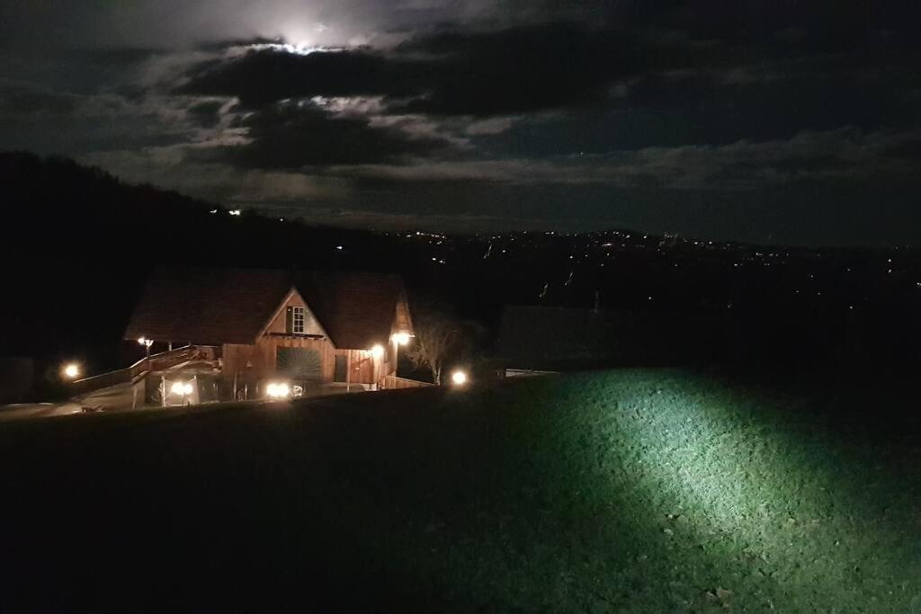 Chalet-Südsteiermark - traumhafte Aussicht, Infinity Pool, Privatsphäre, Klima und de-luxe Ausstattung