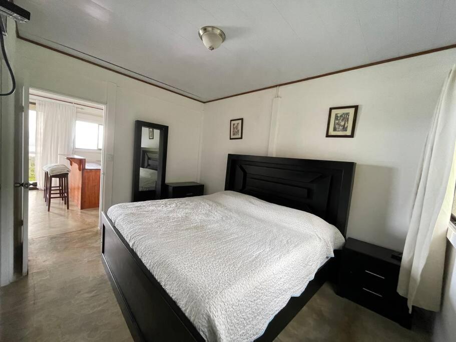 Casa Felipe, lake view-cottage