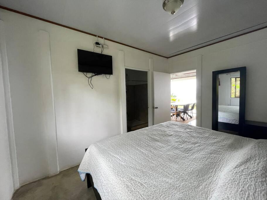Casa Felipe, lake view-cottage