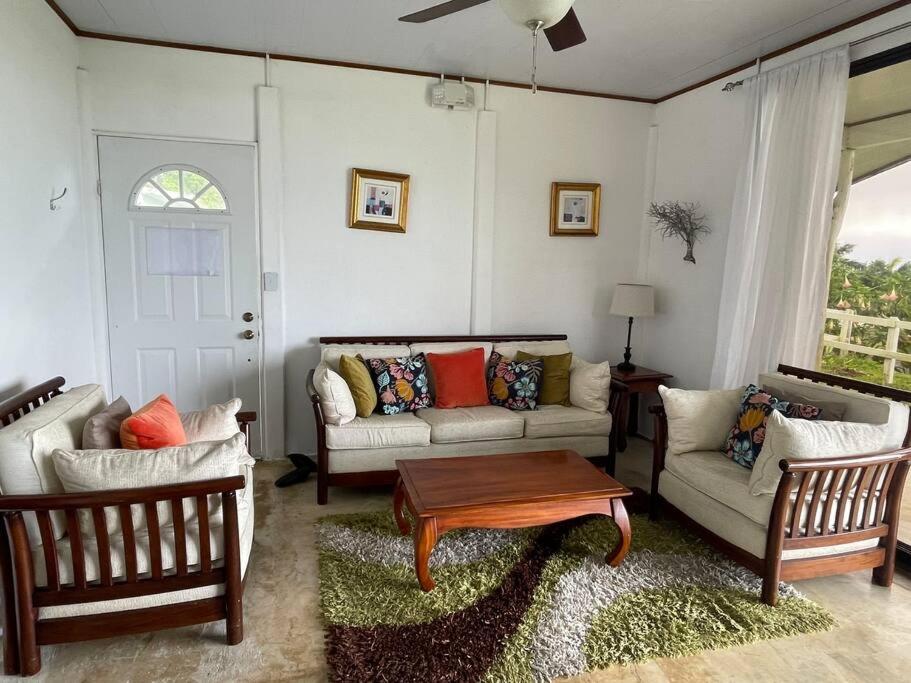 Casa Felipe, lake view-cottage