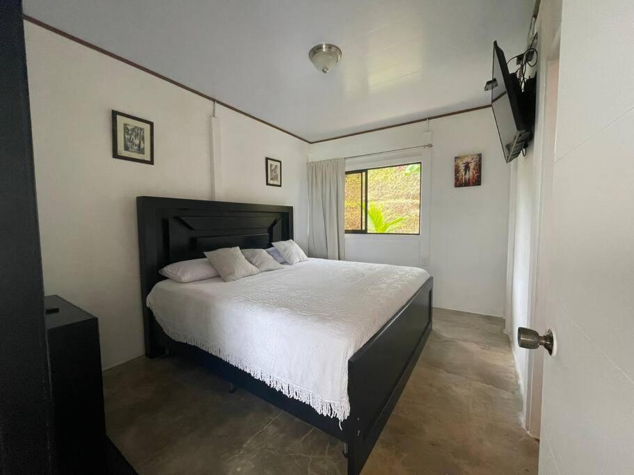 Casa Felipe, lake view-cottage