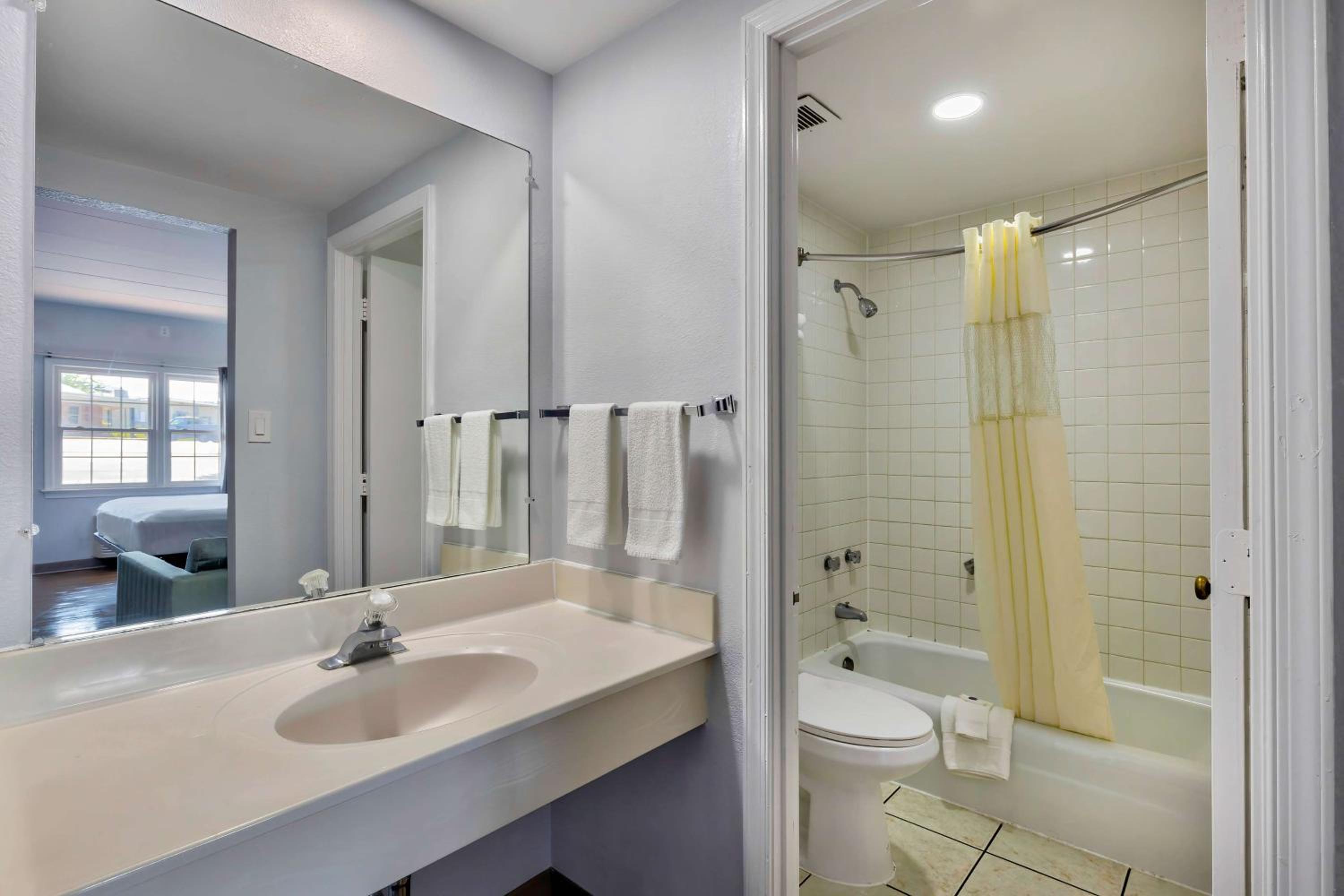 Motel 6-Falls Church, VA - Arlington Boulevard - Property Image 17