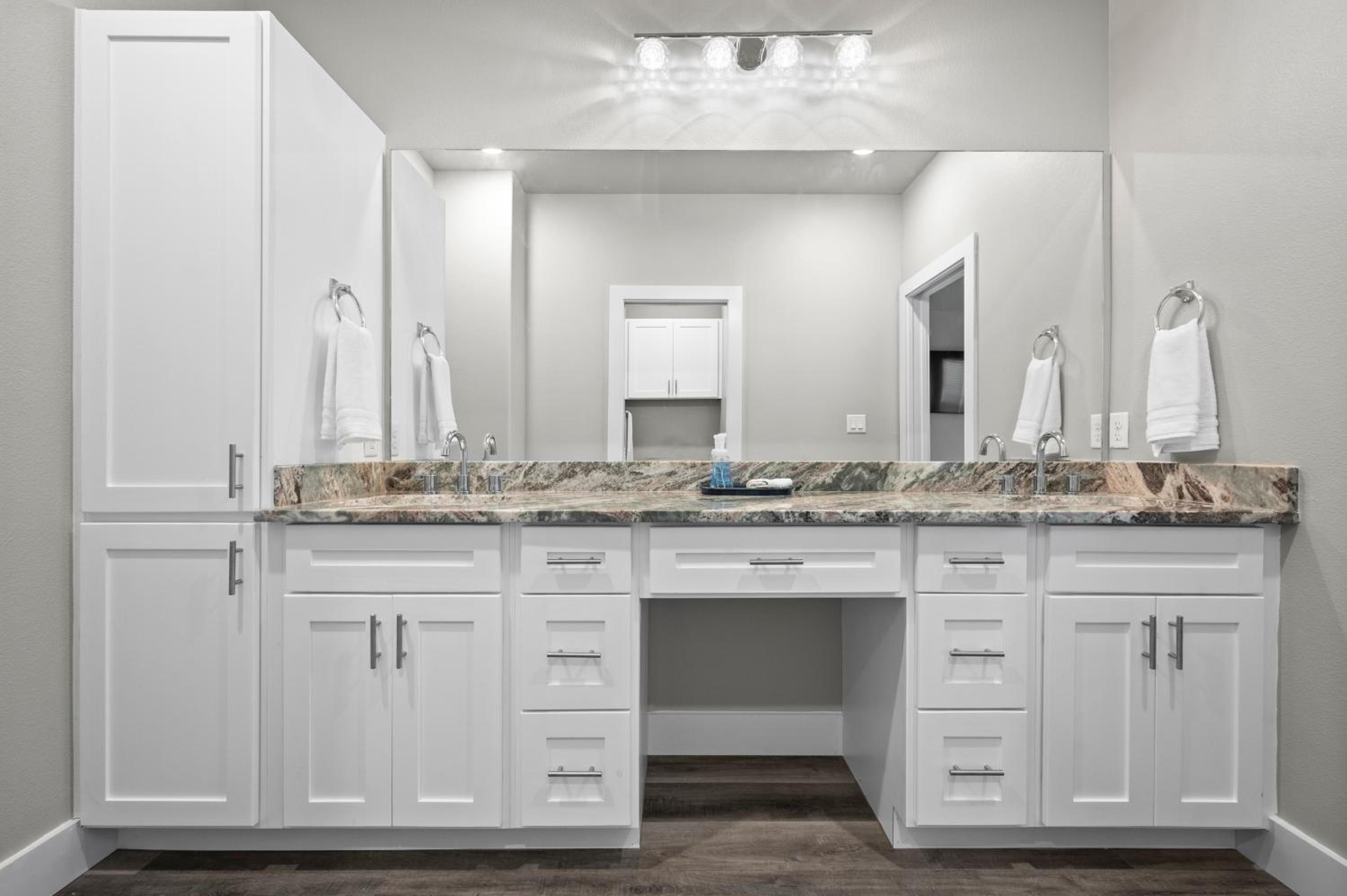 Beautiful New 3 Bedroom Townhouse w/ Private Pool view 5