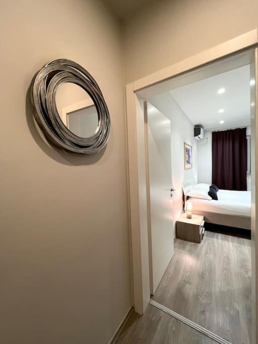 Destiny - Cozy Apartment At Myslym Shyri