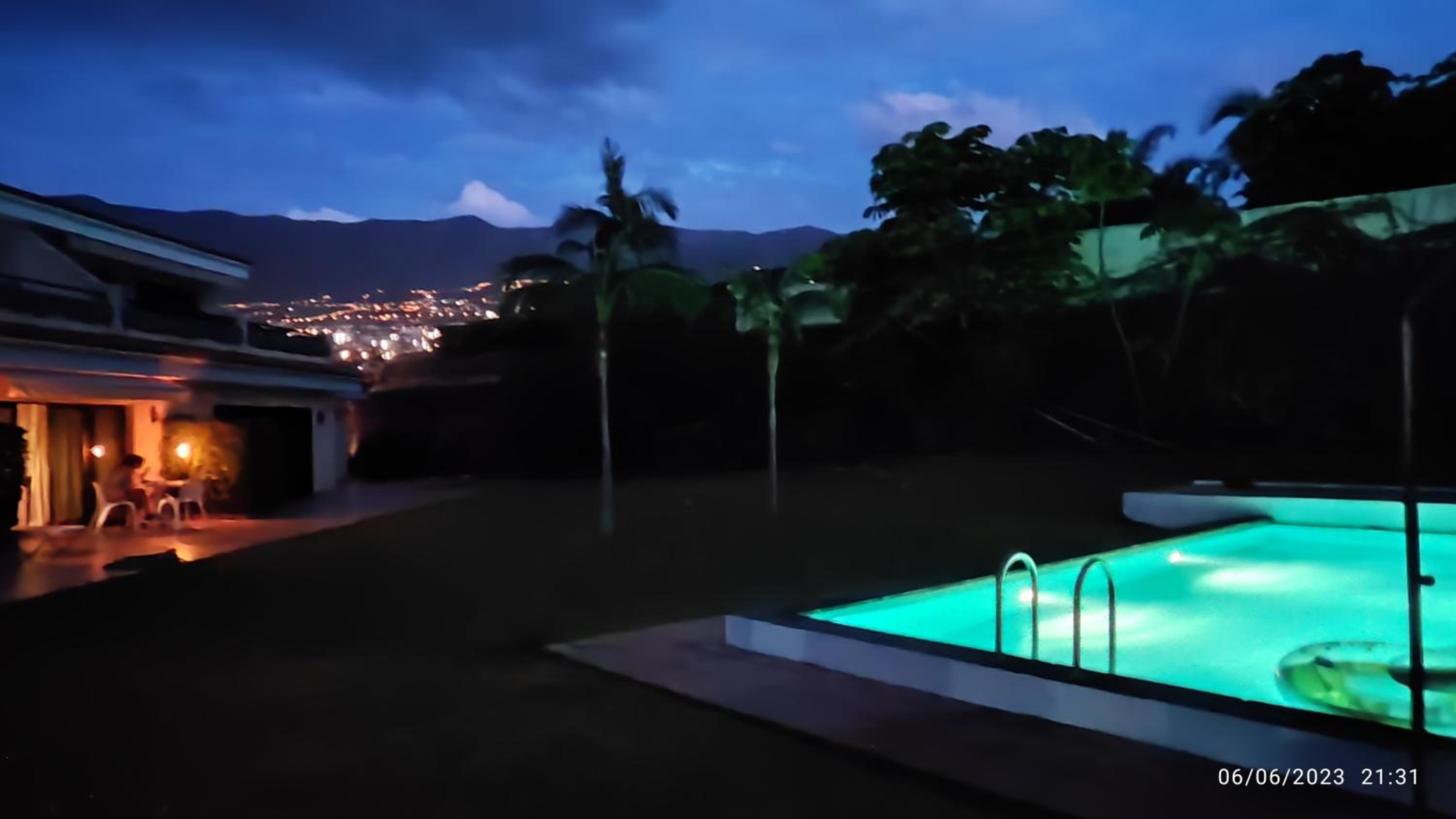 Elegant and Peaceful Aparments with Pool and Garden