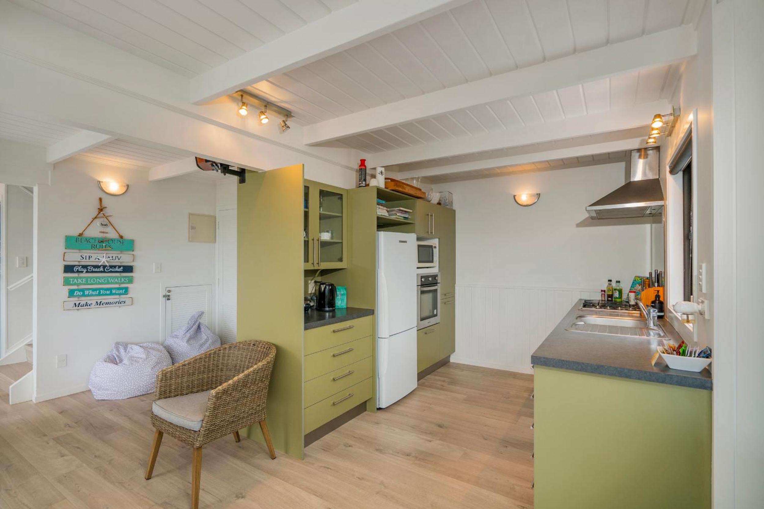 Hosts on the Coast - Panorama in Hahei view 4
